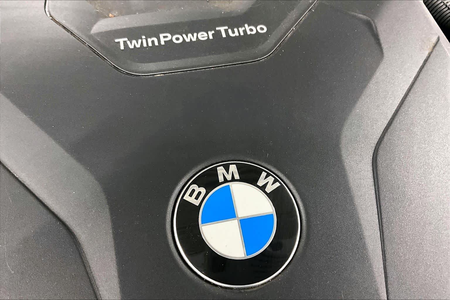 Used 2024 BMW 330i Sedan w/ Convenience Package RWD image 32