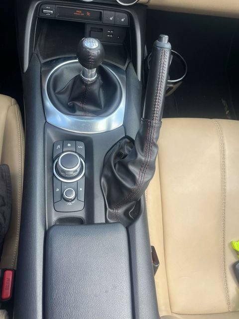 Used 2019 MAZDA MX-5 Miata RF Grand Touring RWD image 31