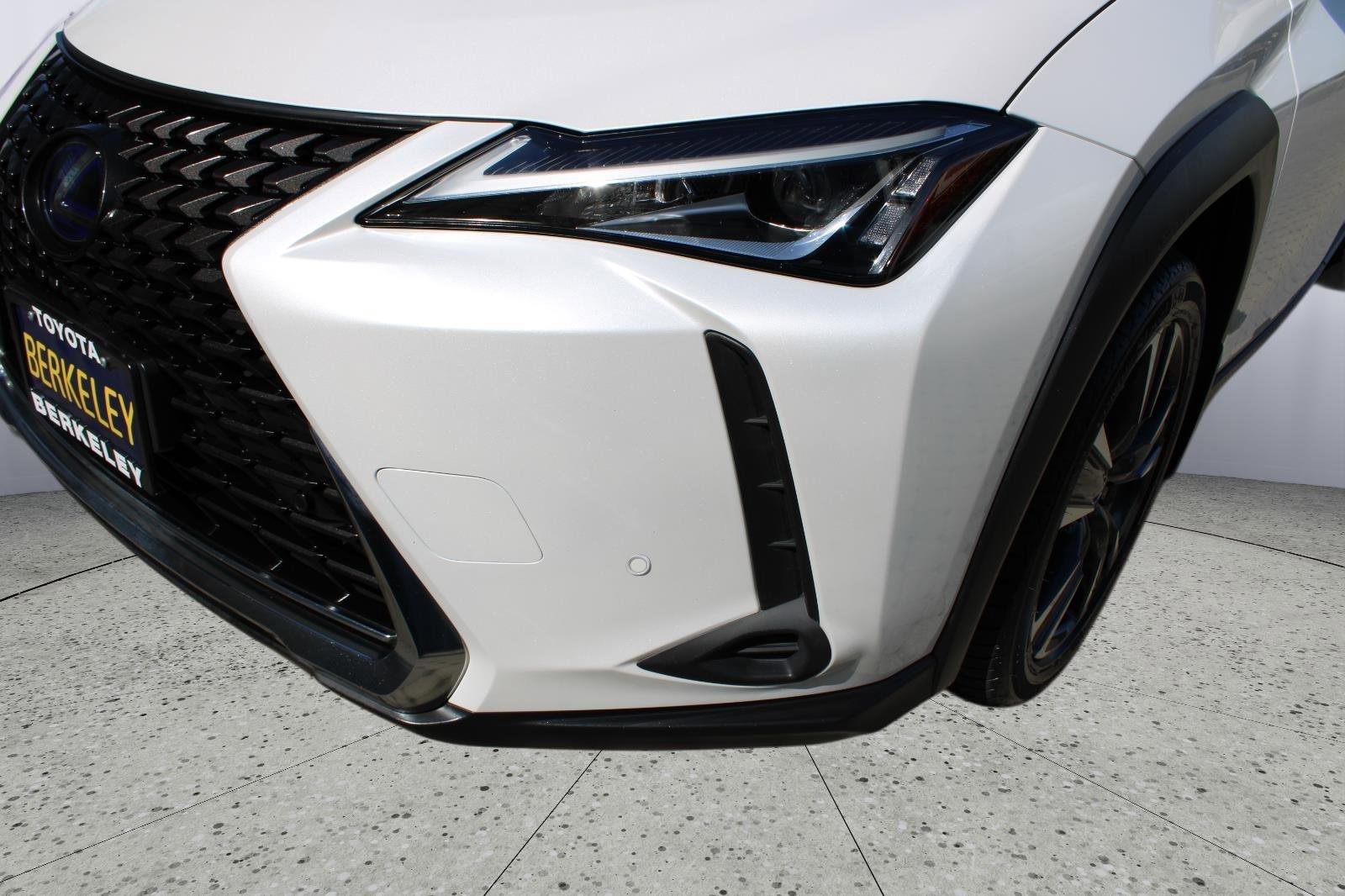 Used 2021 Lexus UX 250h w/ Accessory Package (Z2) AWD/4WD image 10