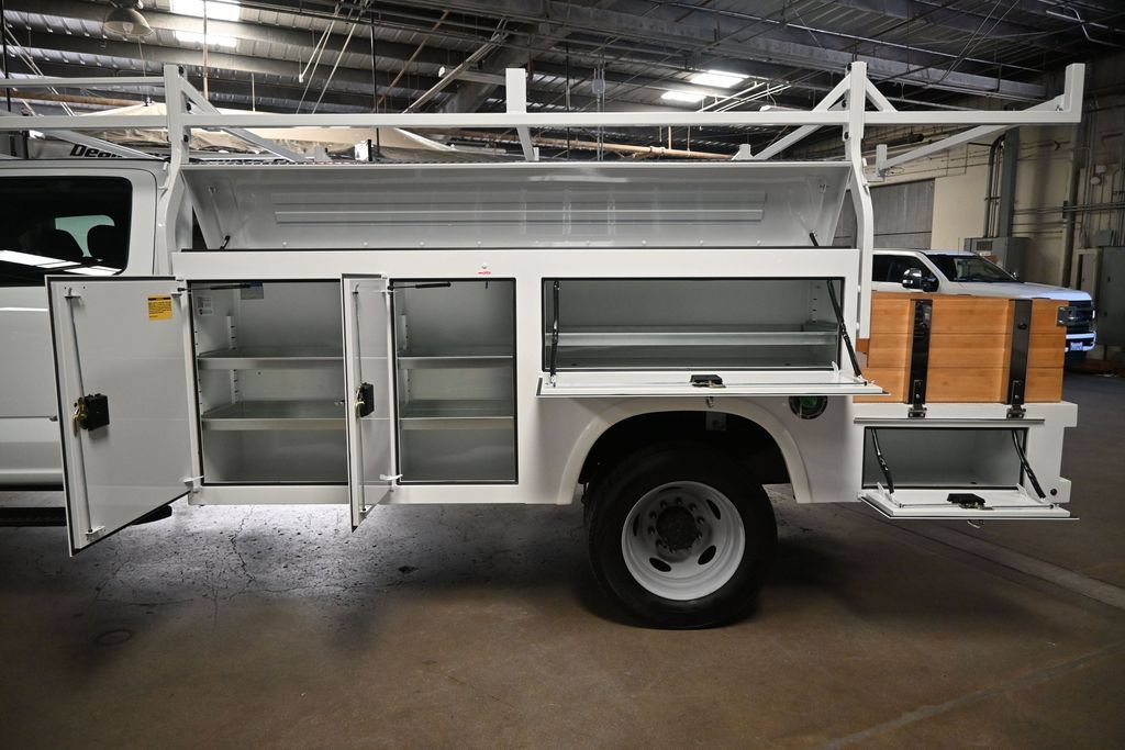 New 2026 Ford F450 XL w/ XL Chrome Package RWD image 4