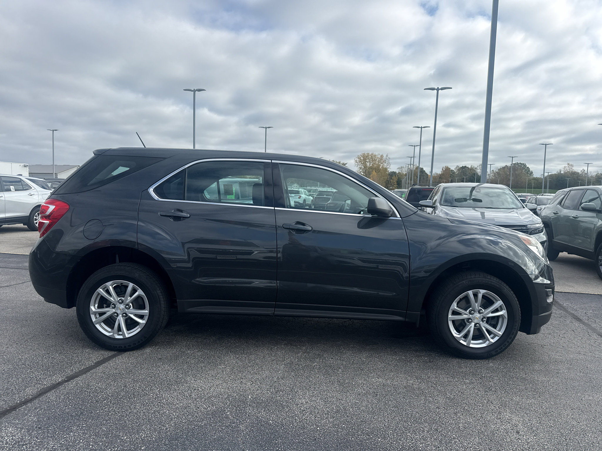 Certified 2017 Chevrolet Equinox LS AWD/4WD image 18