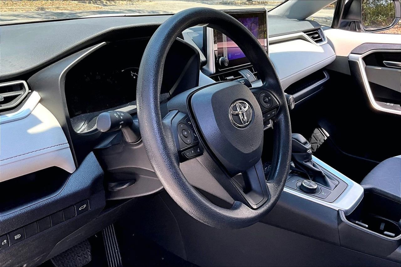 Used 2025 Toyota RAV4 XLE w/ Convenience Package image 14