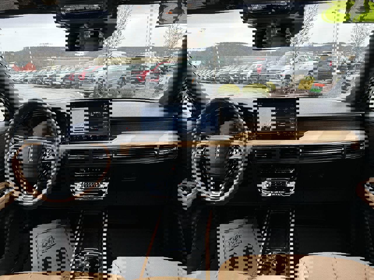 Used 2023 Lincoln Corsair Reserve w/ Equipment Group 201A image 16