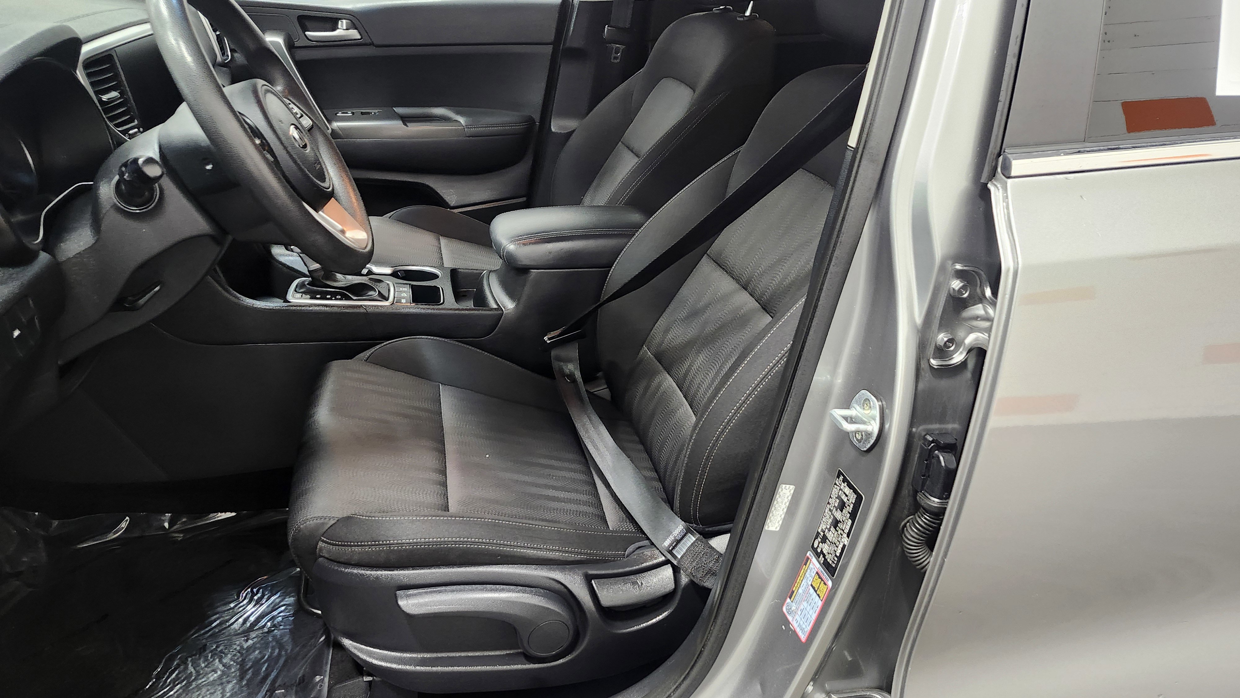 Used 2020 Kia Sportage LX image 21