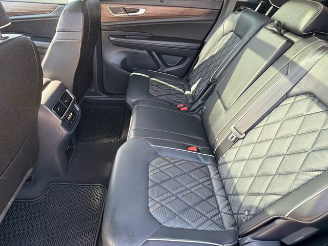 Used 2025 Volkswagen Atlas SEL Premium R-Line AWD/4WD image 19