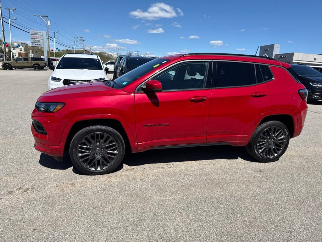 Certified 2022 Jeep Compass Limited AWD/4WD image 2