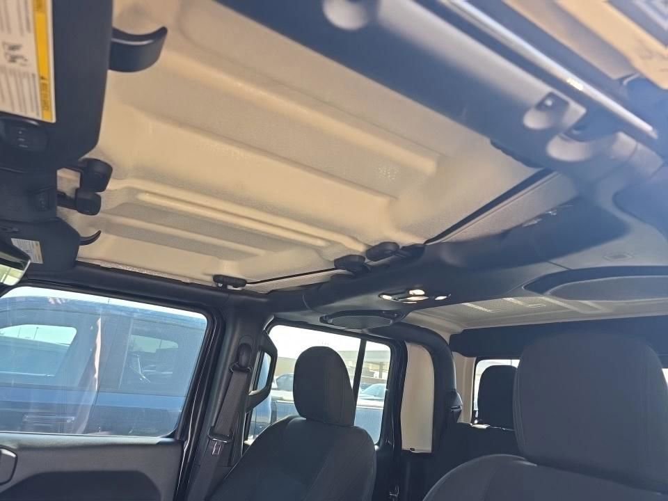 Used 2022 Jeep Gladiator Willys image 20
