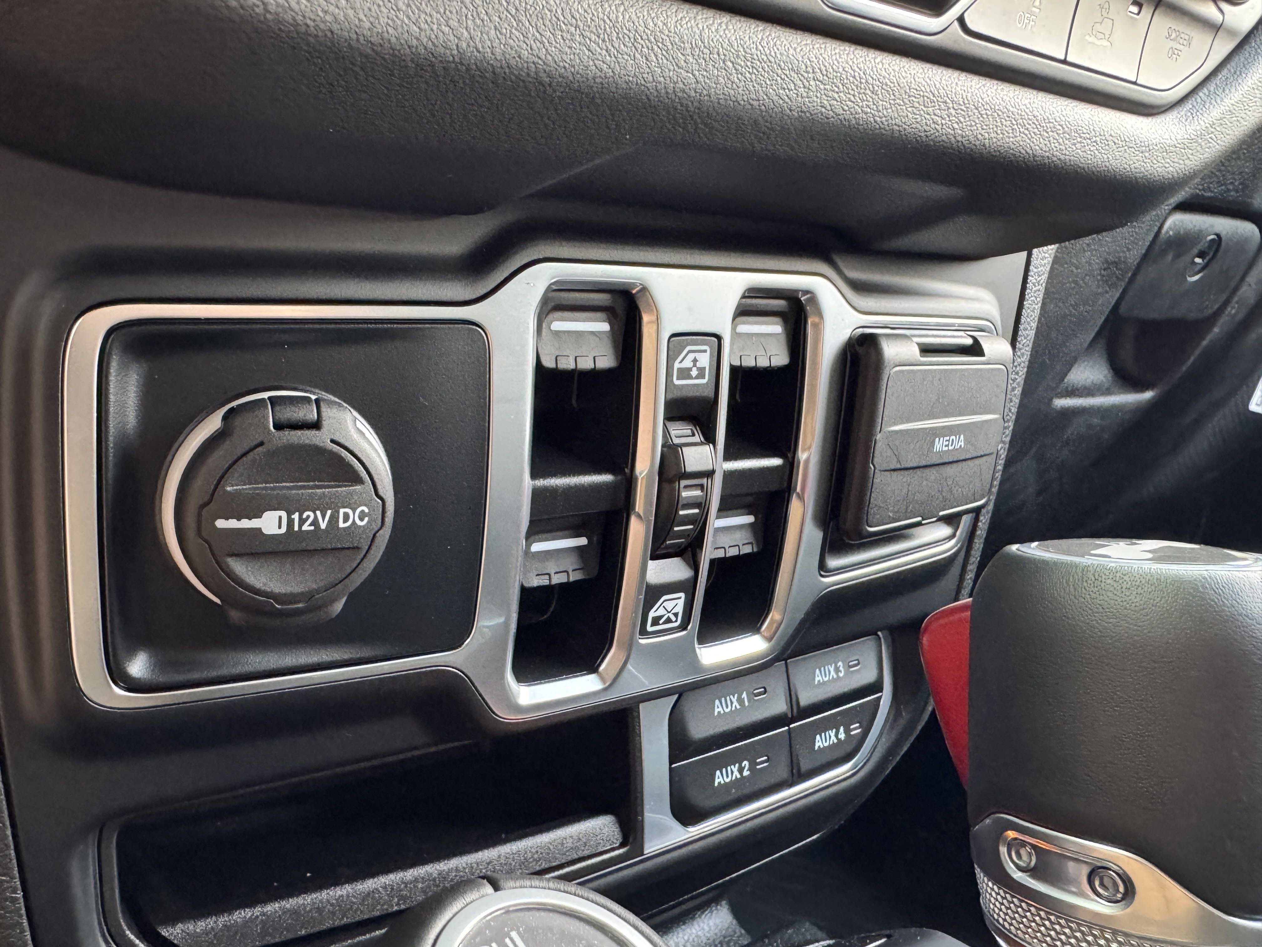 New 2024 Jeep Wrangler Sahara w/ Technology Group image 46