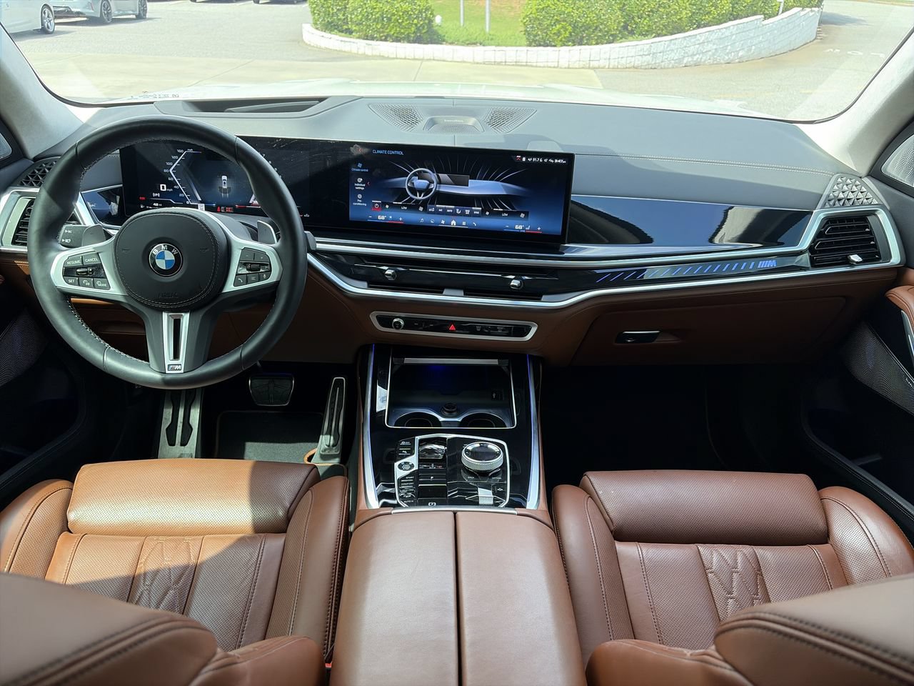 Certified 2025 BMW X7 M60i AWD/4WD image 29