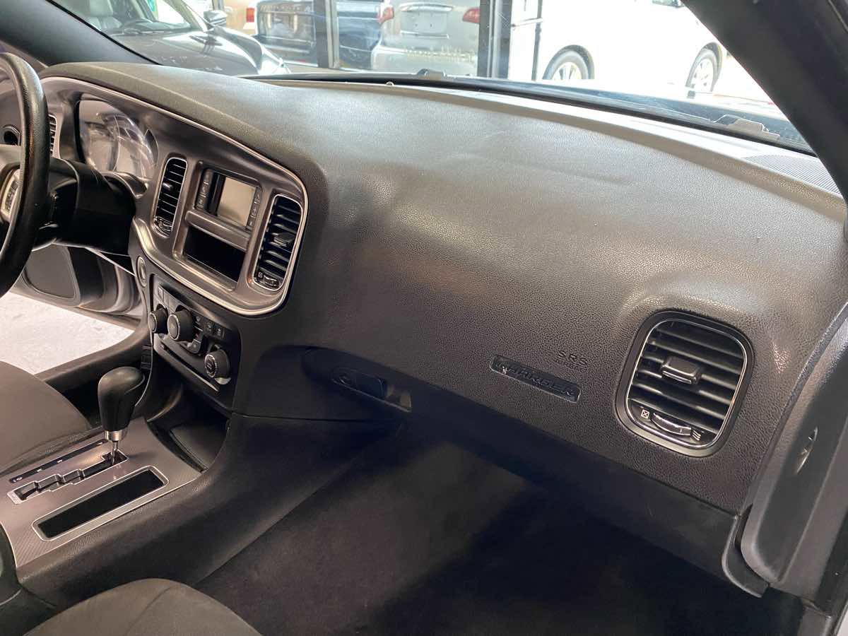 Used 2013 Dodge Charger SE image 5