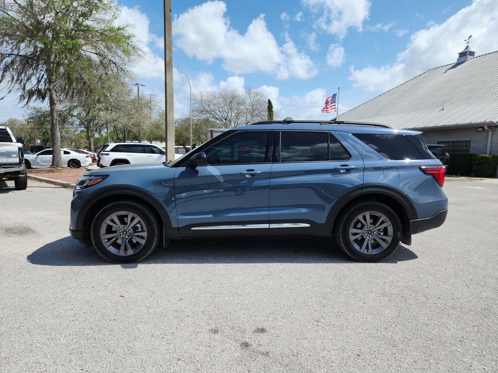Used 2025 Ford Explorer Active w/ Active Comfort Package image 6
