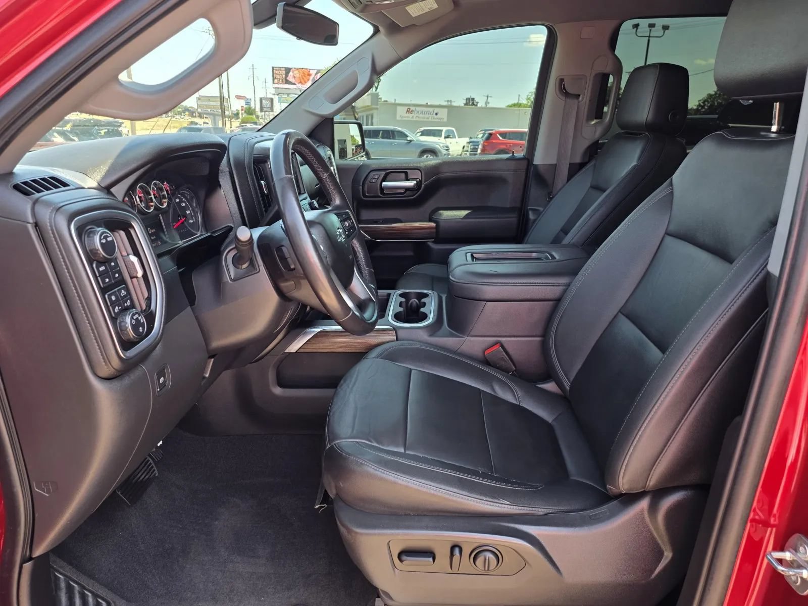Used 2021 Chevrolet Silverado 1500 LT Trail Boss w/ Convenience Package II AWD/4WD image 11