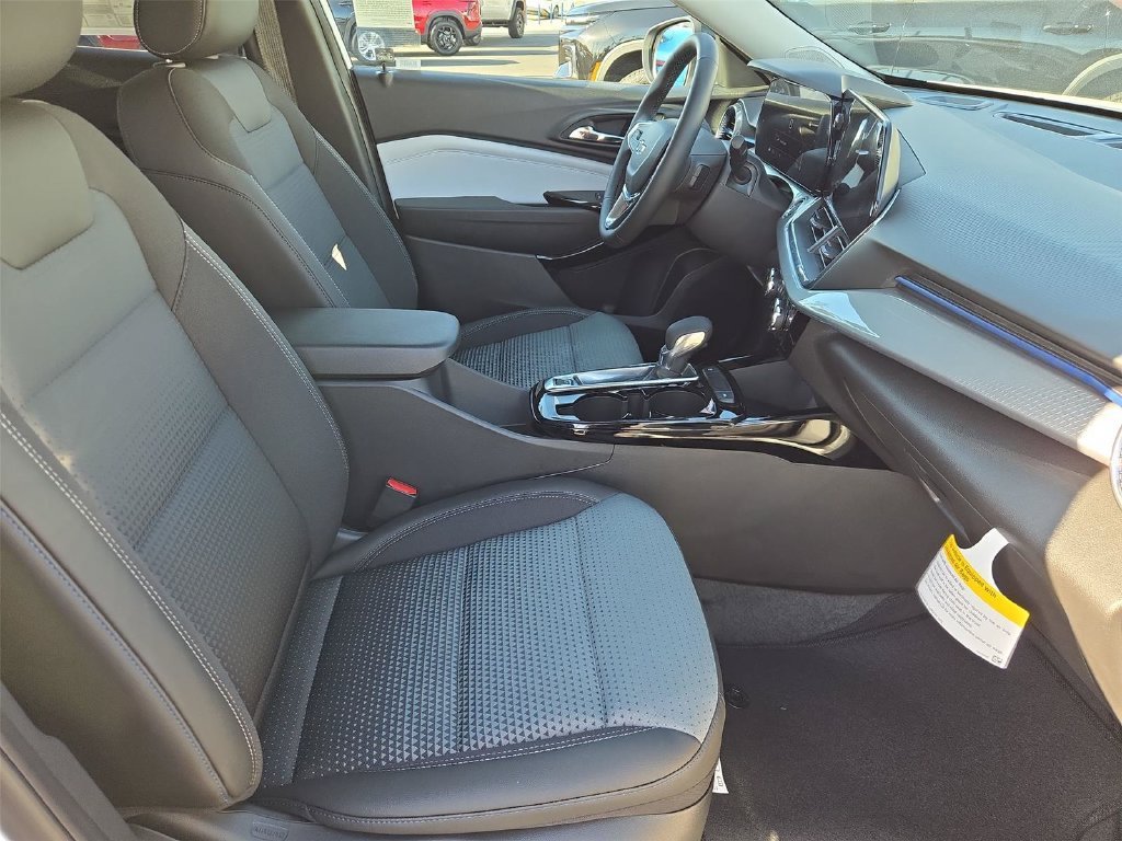 New 2026 Chevrolet Trax LT w/ Driver Confidence Package FWD image 19