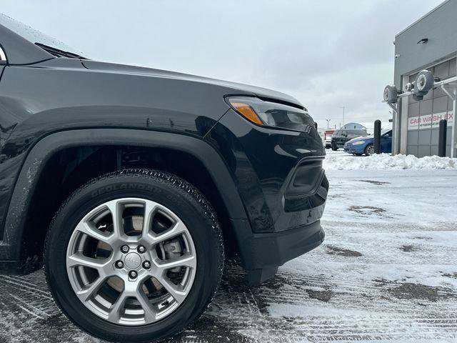 Certified 2023 Jeep Compass Latitude image 12