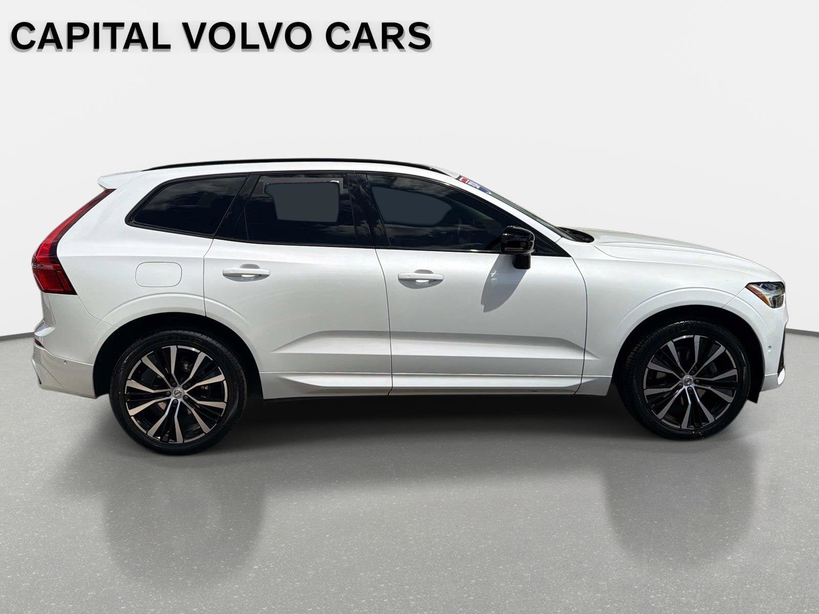 Certified 2024 Volvo XC60 B5 Plus AWD/4WD image 4
