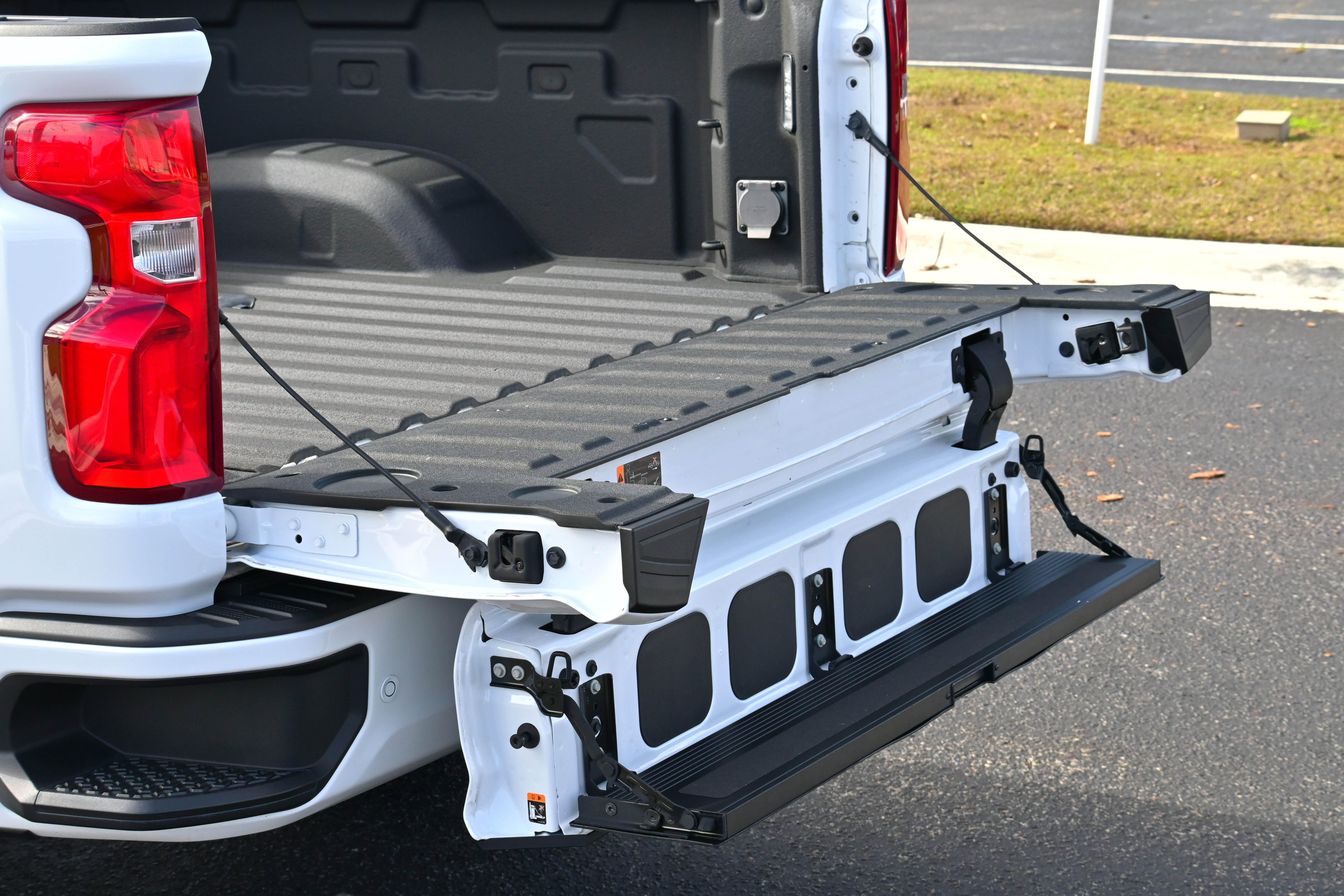 Used 2023 Chevrolet Silverado 2500 High Country w/ Z71 Off-Road Package image 34