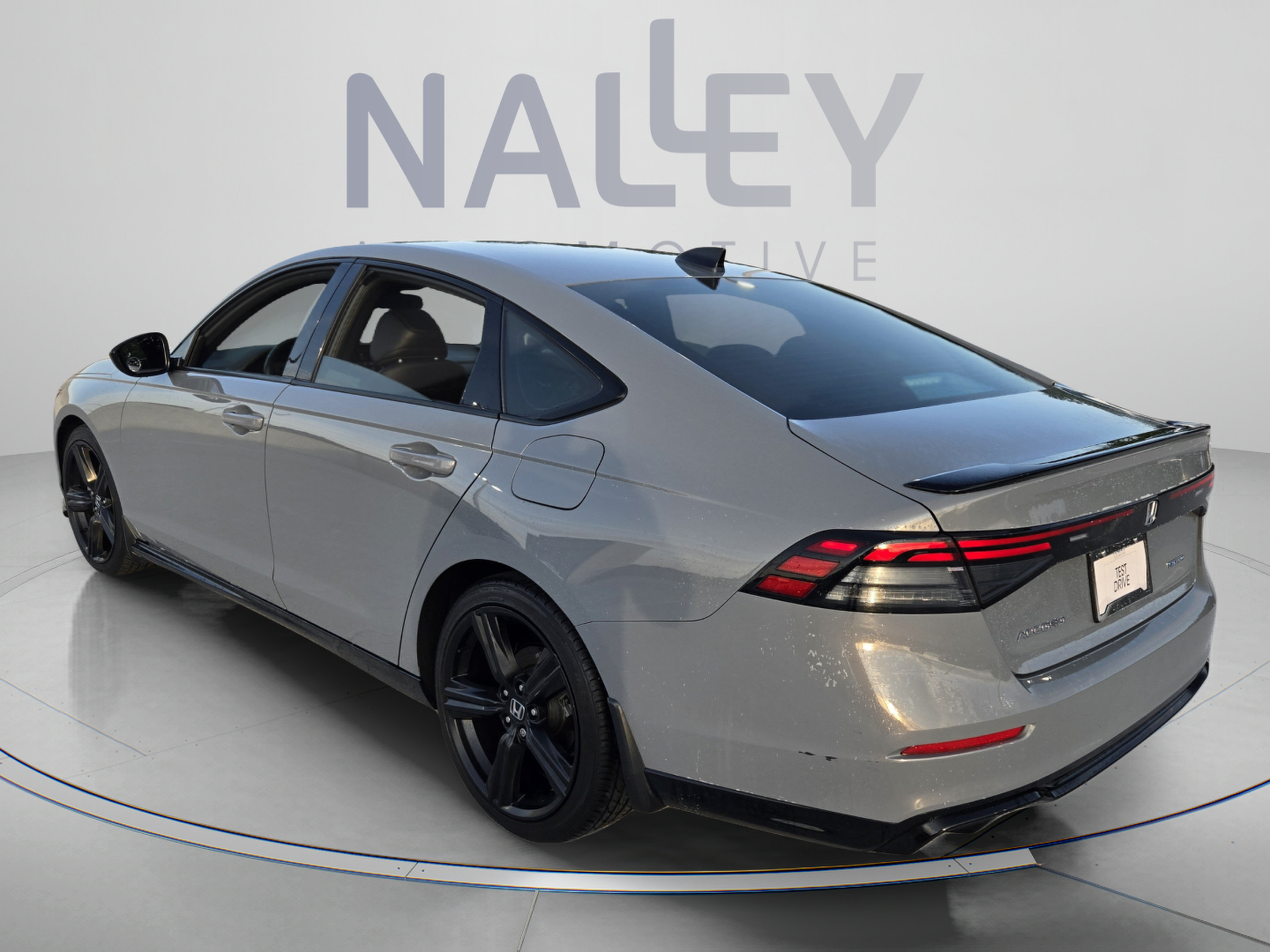 Used 2023 Honda Accord Sport image 3