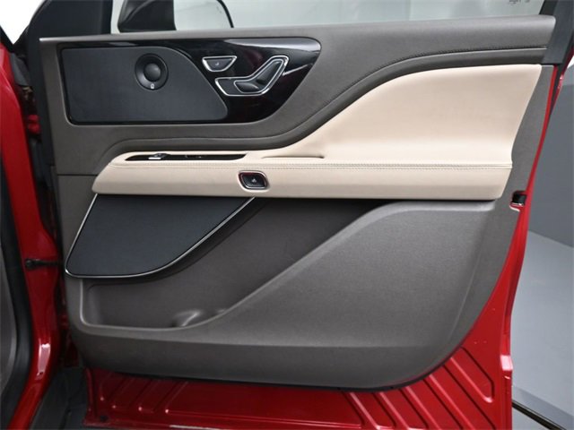 Used 2021 Lincoln Aviator Reserve w/ Equipment Group 201A image 22