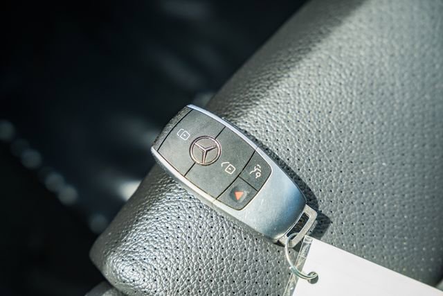 Used 2020 Mercedes-Benz GLC 300 4MATIC image 44