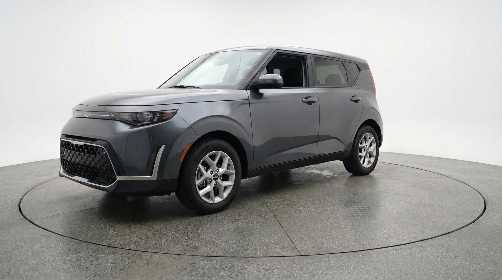 Used 2025 Kia Soul LX w/ LX Technology Package FWD image 3