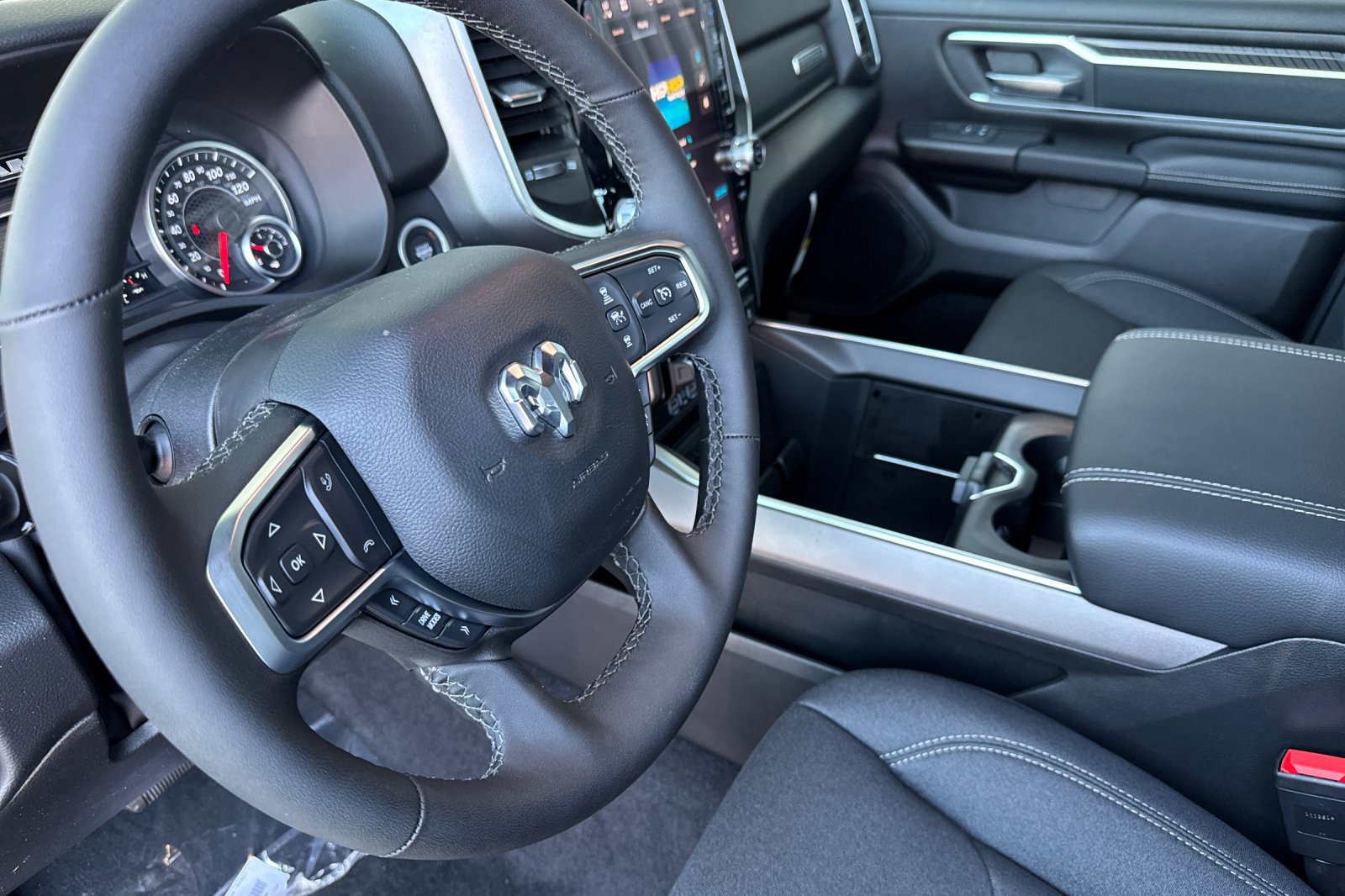 New 2026 RAM 1500 4x4 Crew Cab image 9