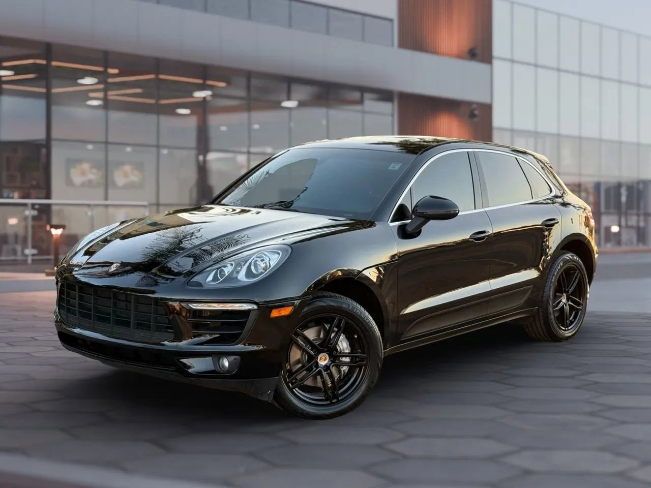 Used 2016 Porsche Macan S AWD/4WD image 2