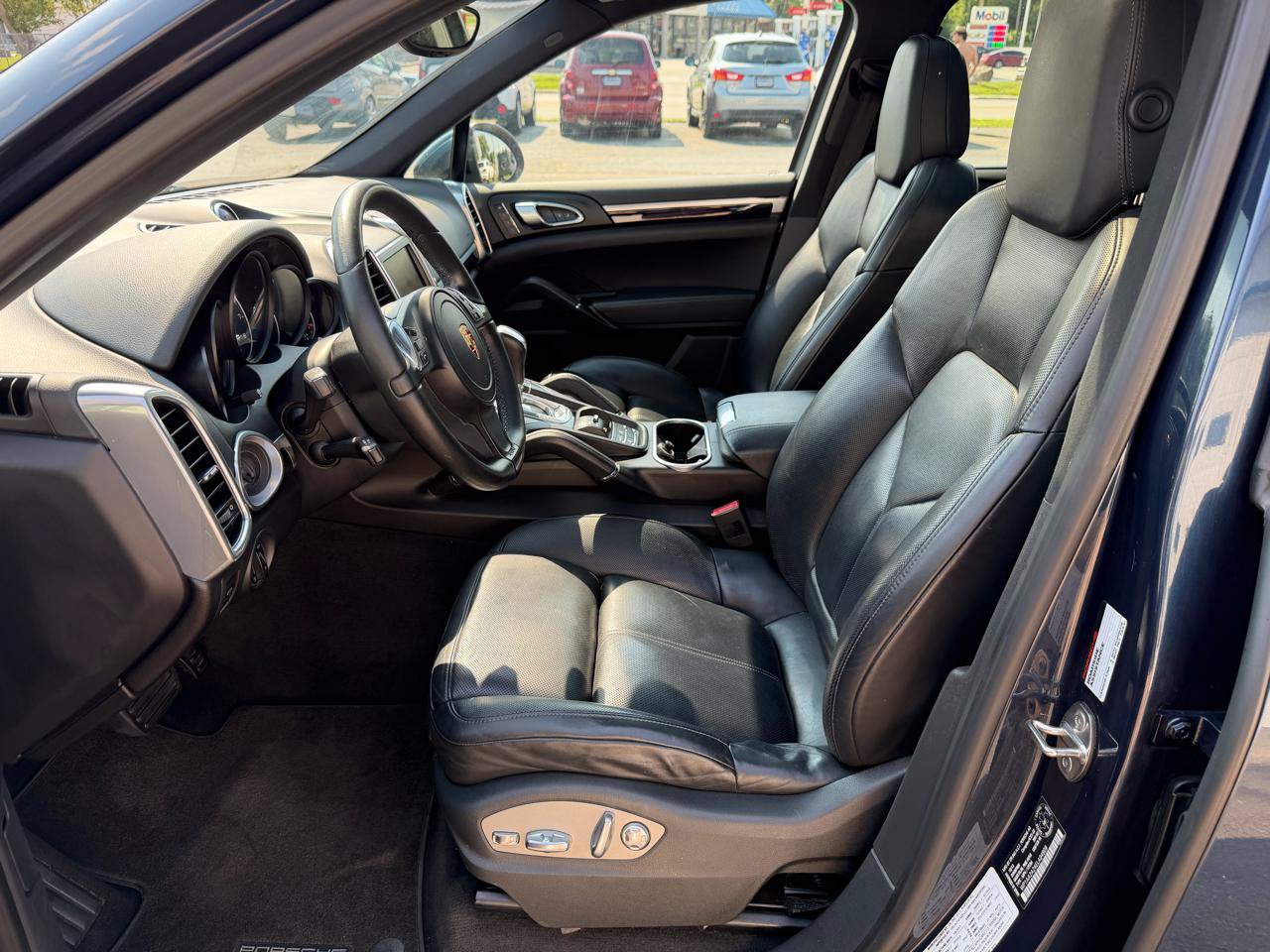 Used 2014 Porsche Cayenne AWD/4WD image 11