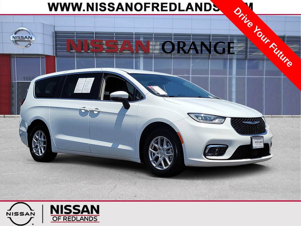 Used 2023 Chrysler Pacifica Touring-L