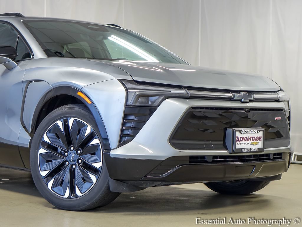 Used 2024 Chevrolet Blazer EV RS RWD image 3