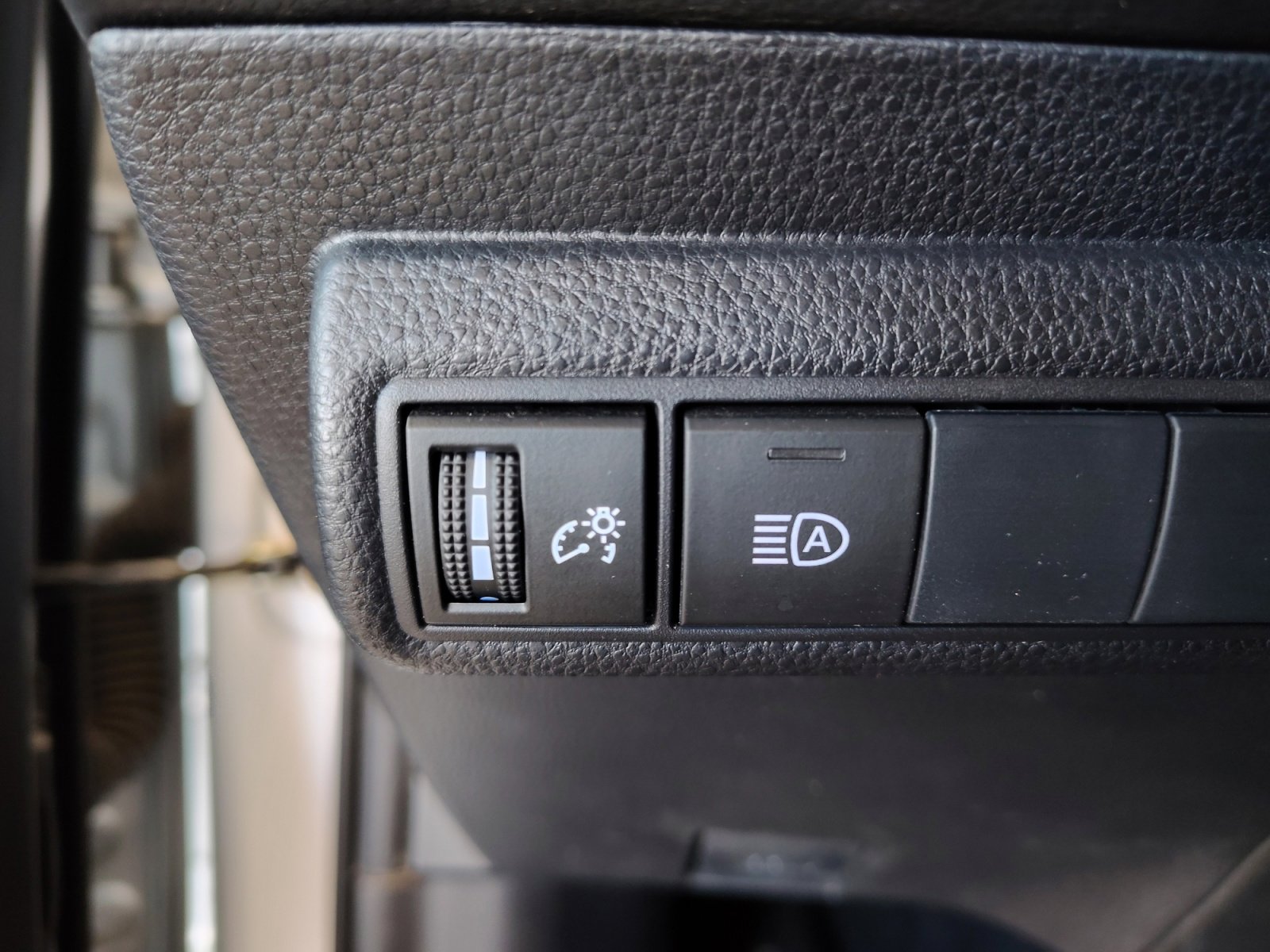 Used 2020 Toyota Corolla SE image 25