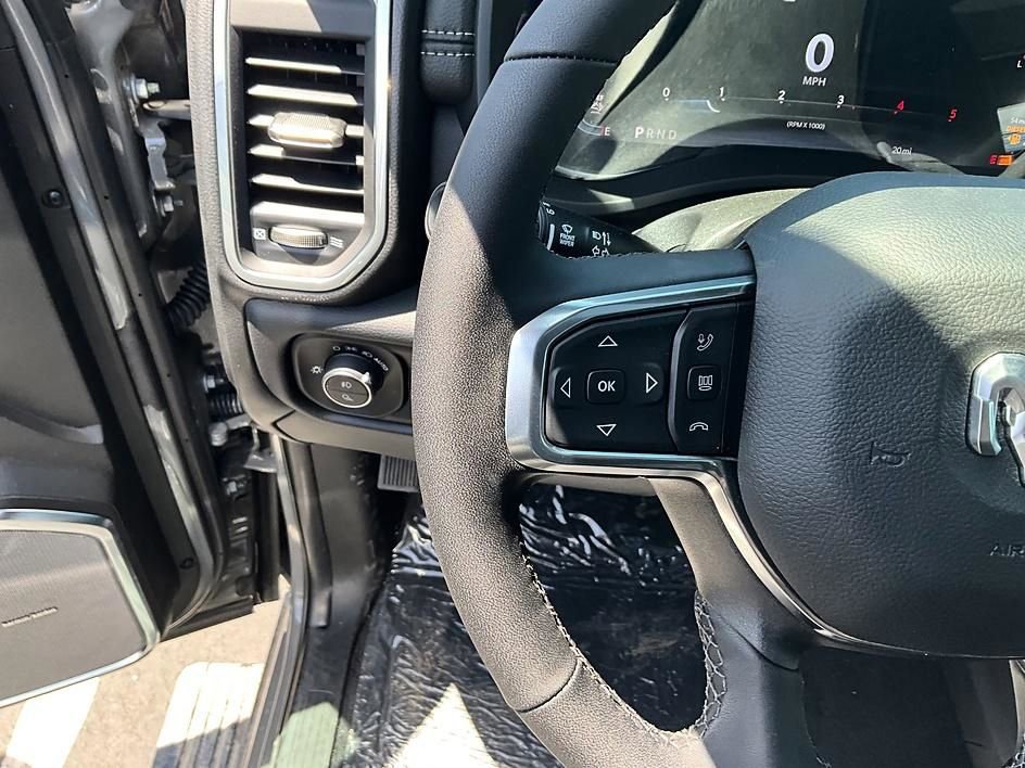 New 2026 RAM 3500 Laramie AWD/4WD image 34