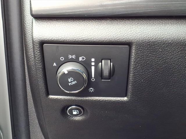 Used 2020 Jeep Grand Cherokee Altitude image 29