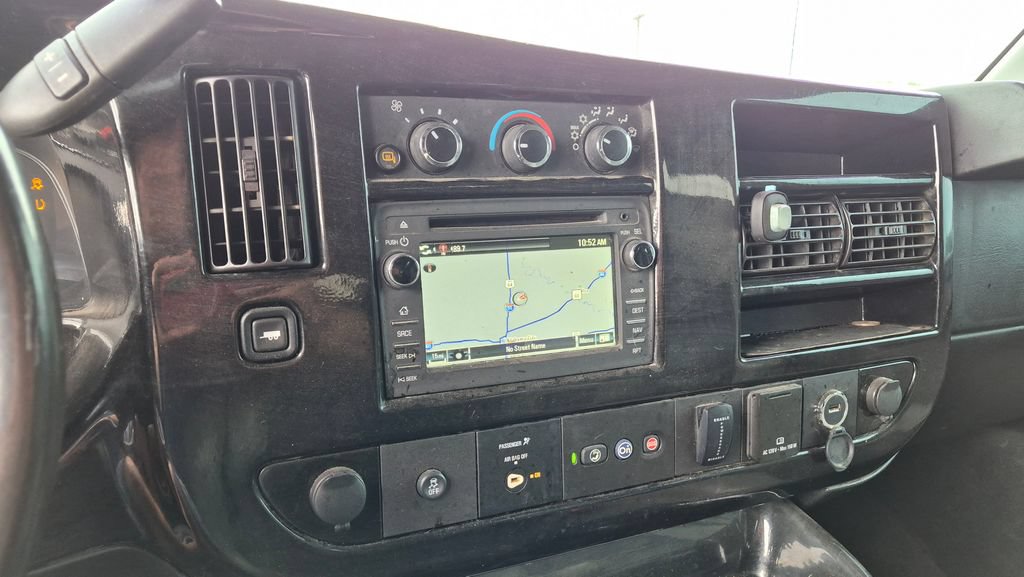 Used 2018 GMC Savana 2500 w/ Enhanced Convenience Package RWD image 13