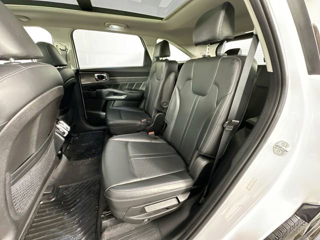 Used 2023 Kia Sorento SX AWD/4WD image 4
