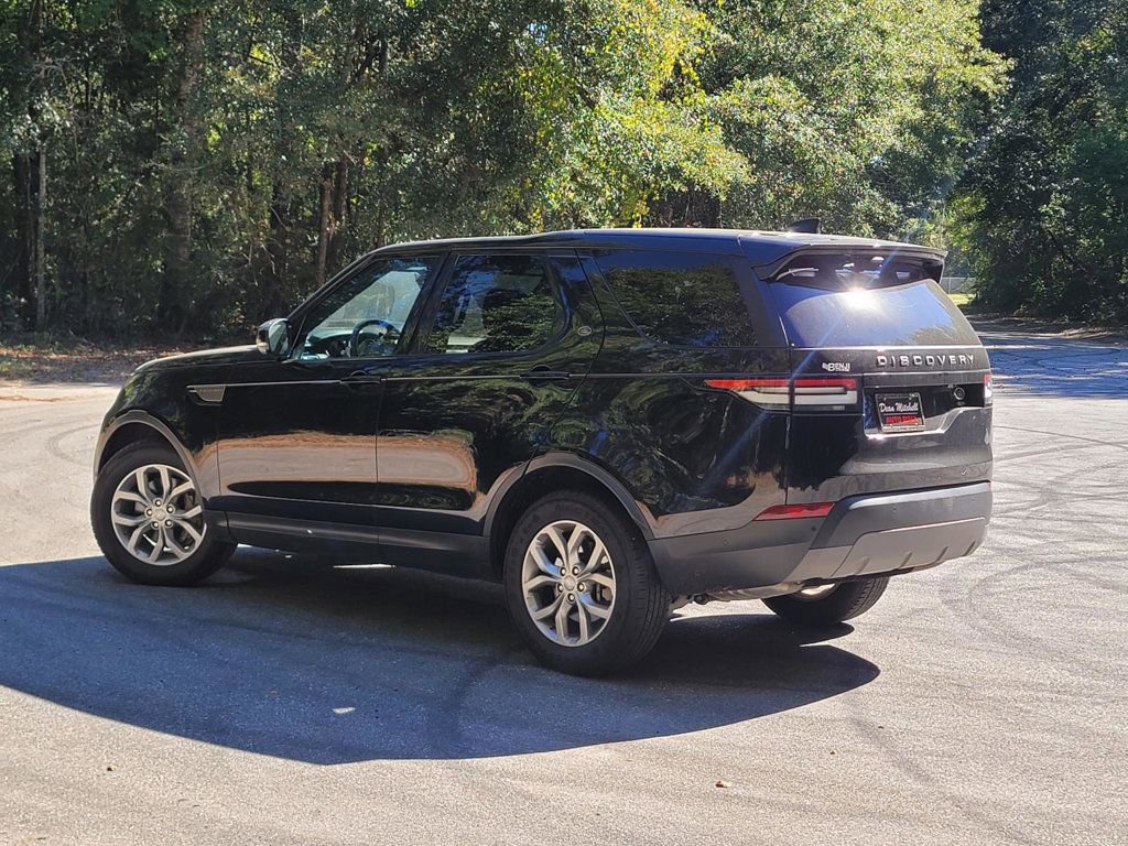 Used 2020 Land Rover Discovery SE image 4