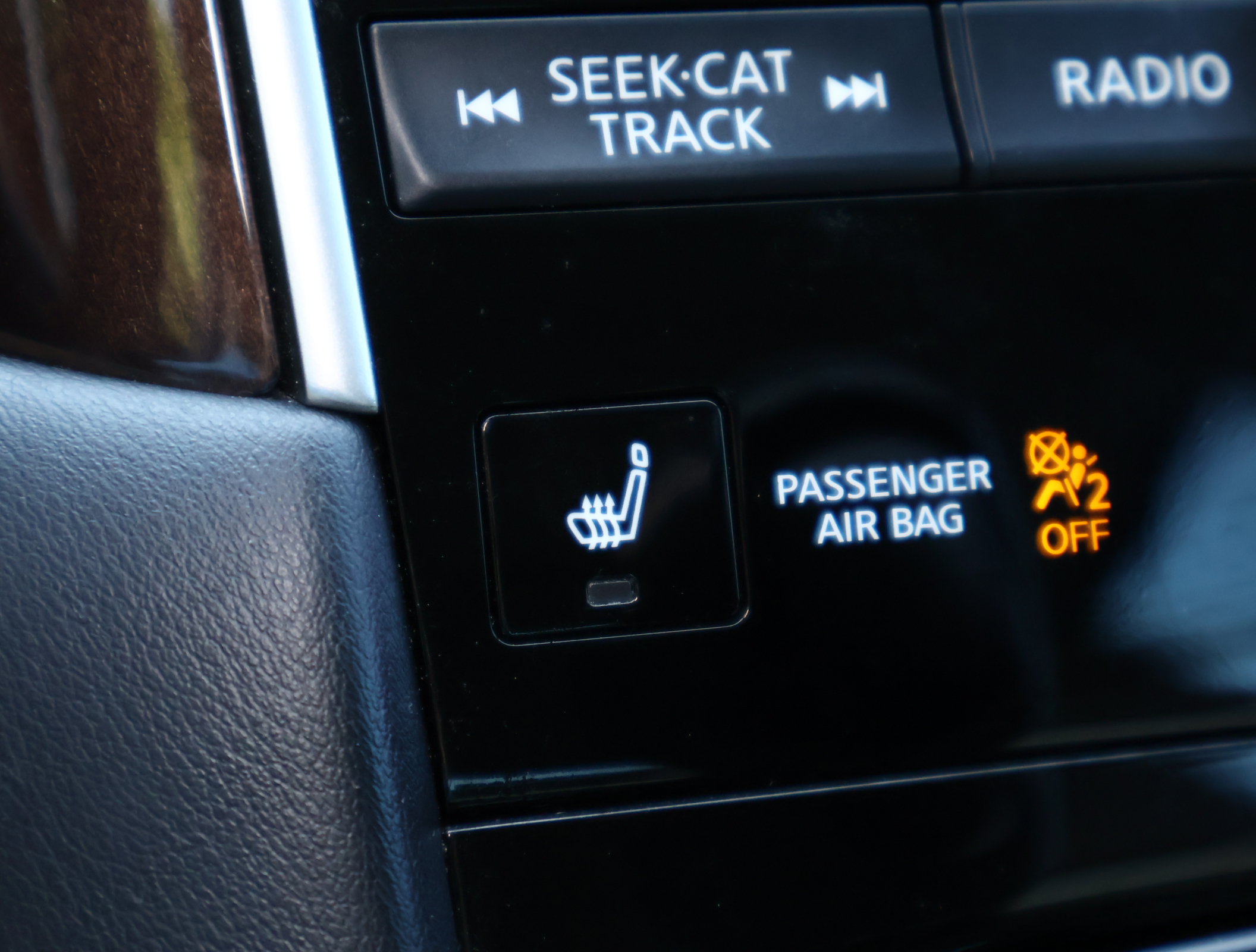 Used 2014 INFINITI Q50 Premium w/ Deluxe Technology Package AWD/4WD image 5