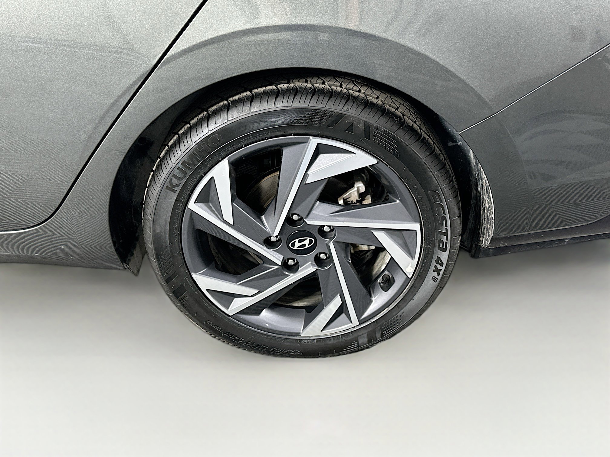 Used 2025 Hyundai Elantra Limited image 11