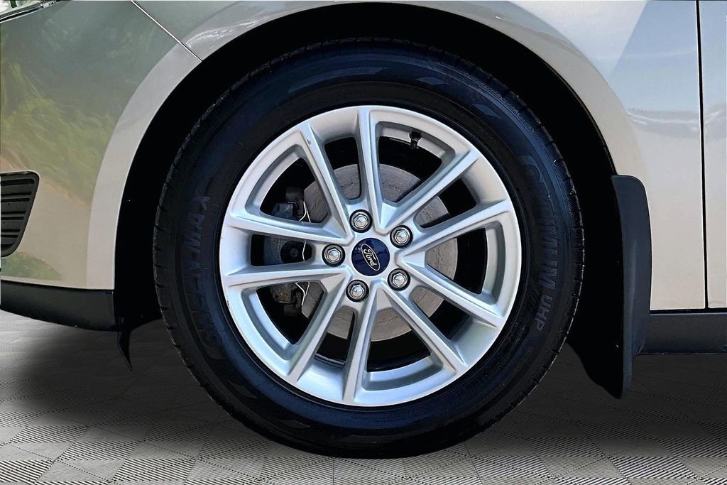 Used 2016 Ford Focus SE w/ SE Power Seat Package image 21