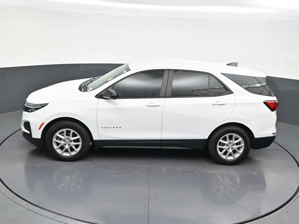 Used 2023 Chevrolet Equinox LS FWD image 17