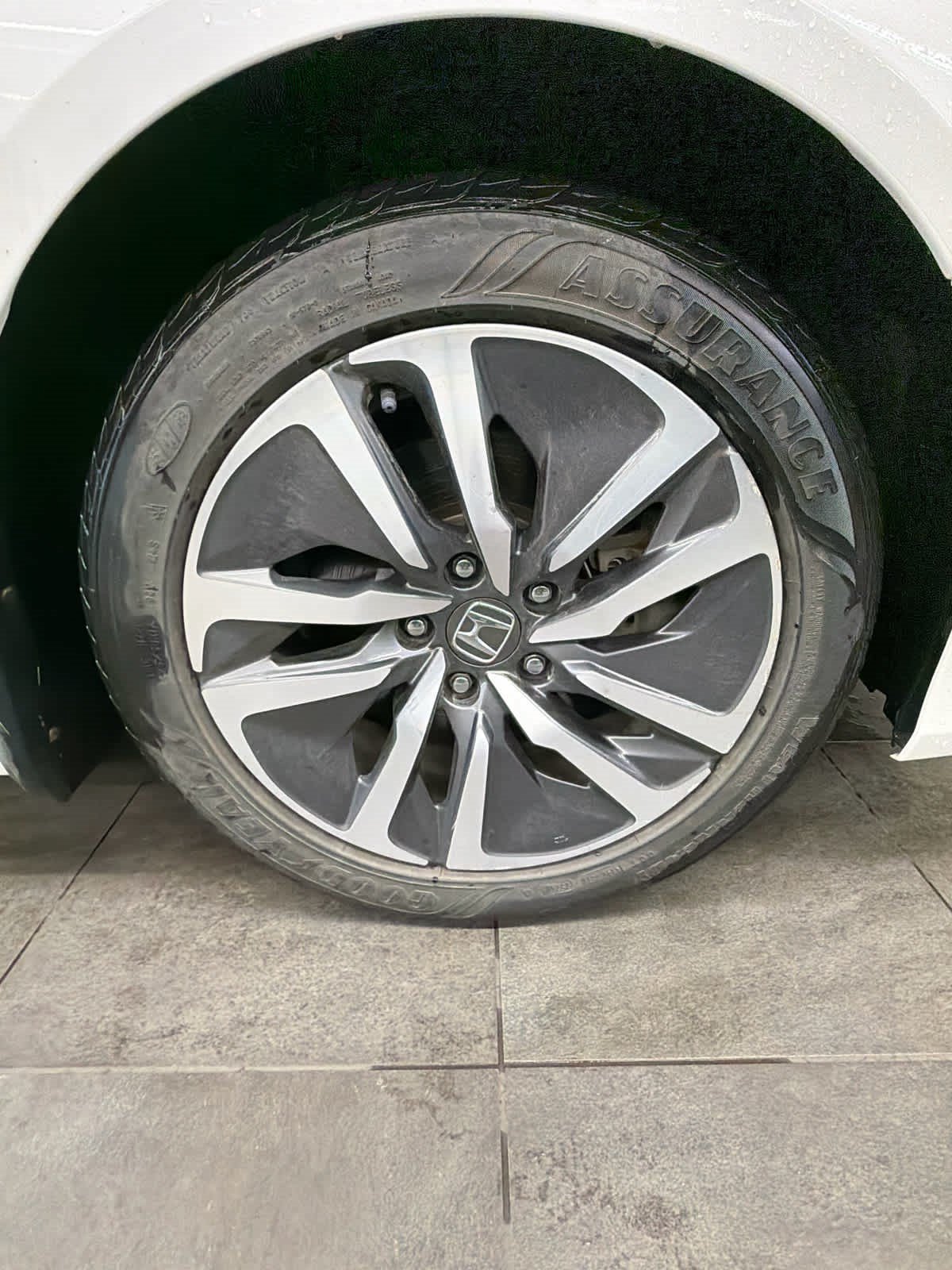 Used 2019 Honda Accord Touring image 4
