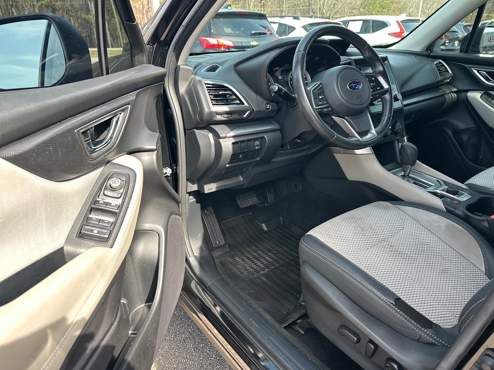 Used 2019 Subaru Forester Premium w/ All-Weather Package image 6