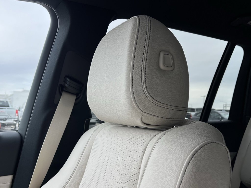 Used 2025 Mercedes-Benz GLS 450 4MATIC image 50