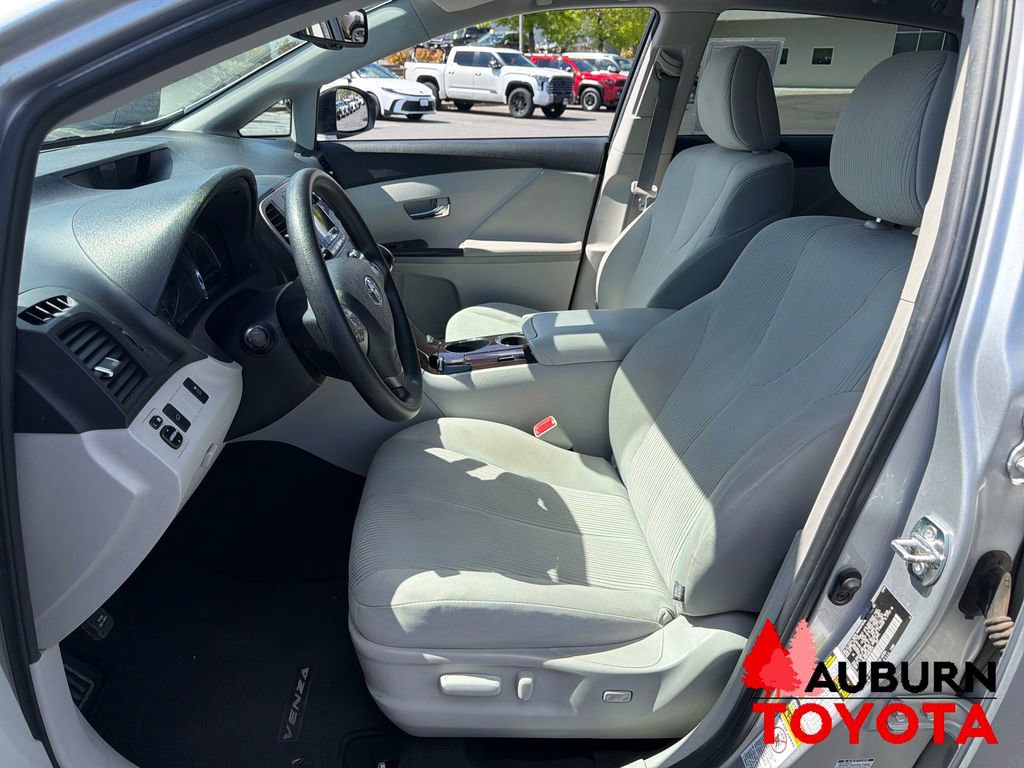 Used 2010 Toyota Venza AWD image 11