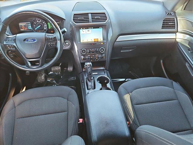 Used 2018 Ford Explorer XLT w/ Equipment Group 201A AWD/4WD image 17