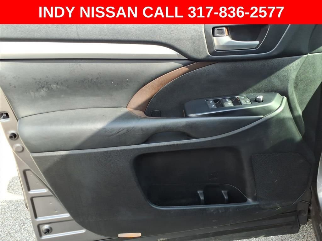 Used 2019 Toyota Highlander XLE image 11