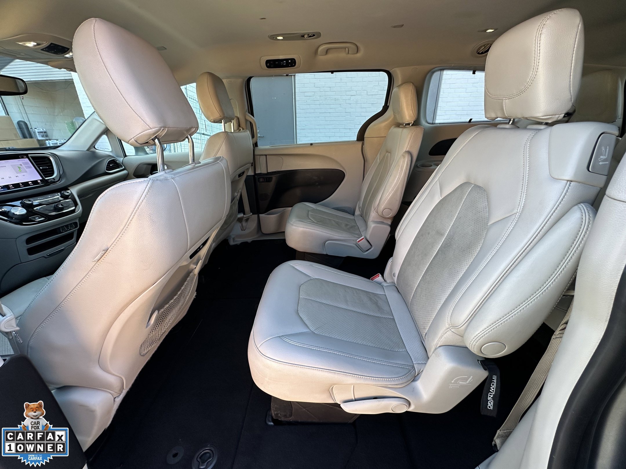 Used 2021 Chrysler Pacifica Touring-L FWD image 29