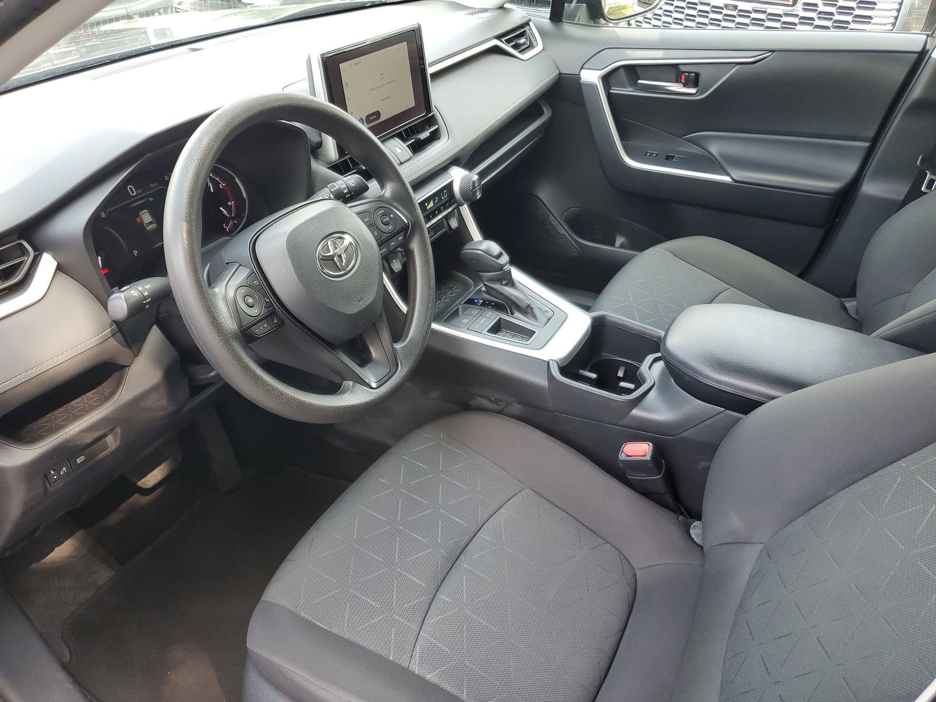 Used 2024 Toyota RAV4 XLE FWD image 19