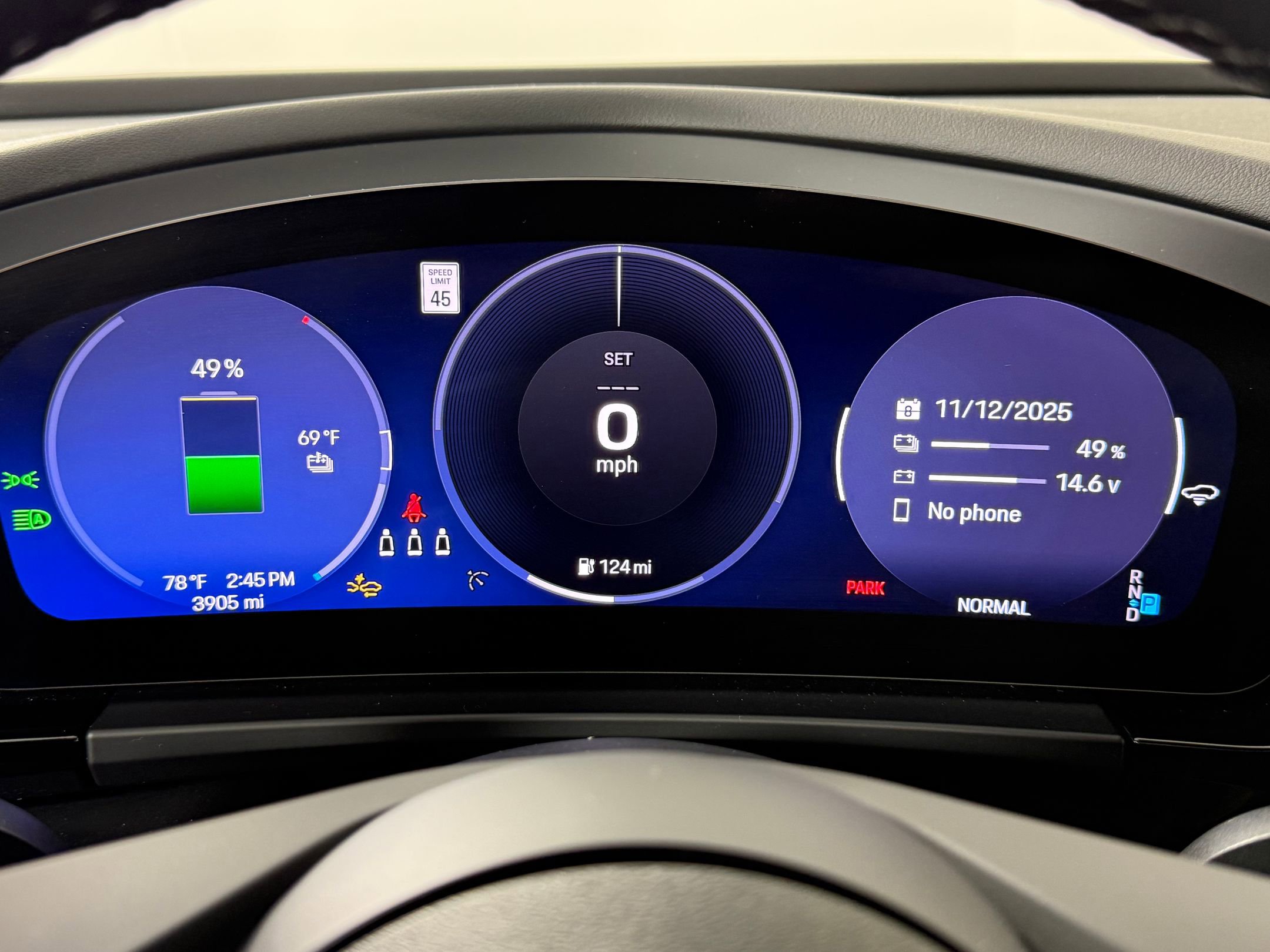 New 2025 Porsche Macan Electric image 24