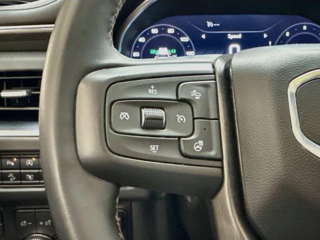 Used 2024 GMC Yukon AT4 w/ Technology Package AWD/4WD image 11