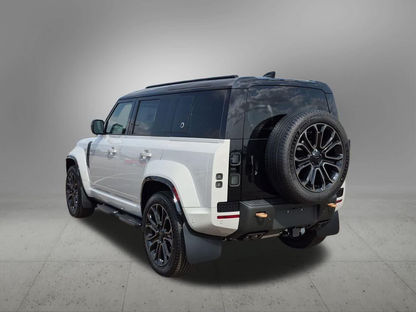 New 2026 Land Rover Defender 110 OCTA AWD/4WD image 4